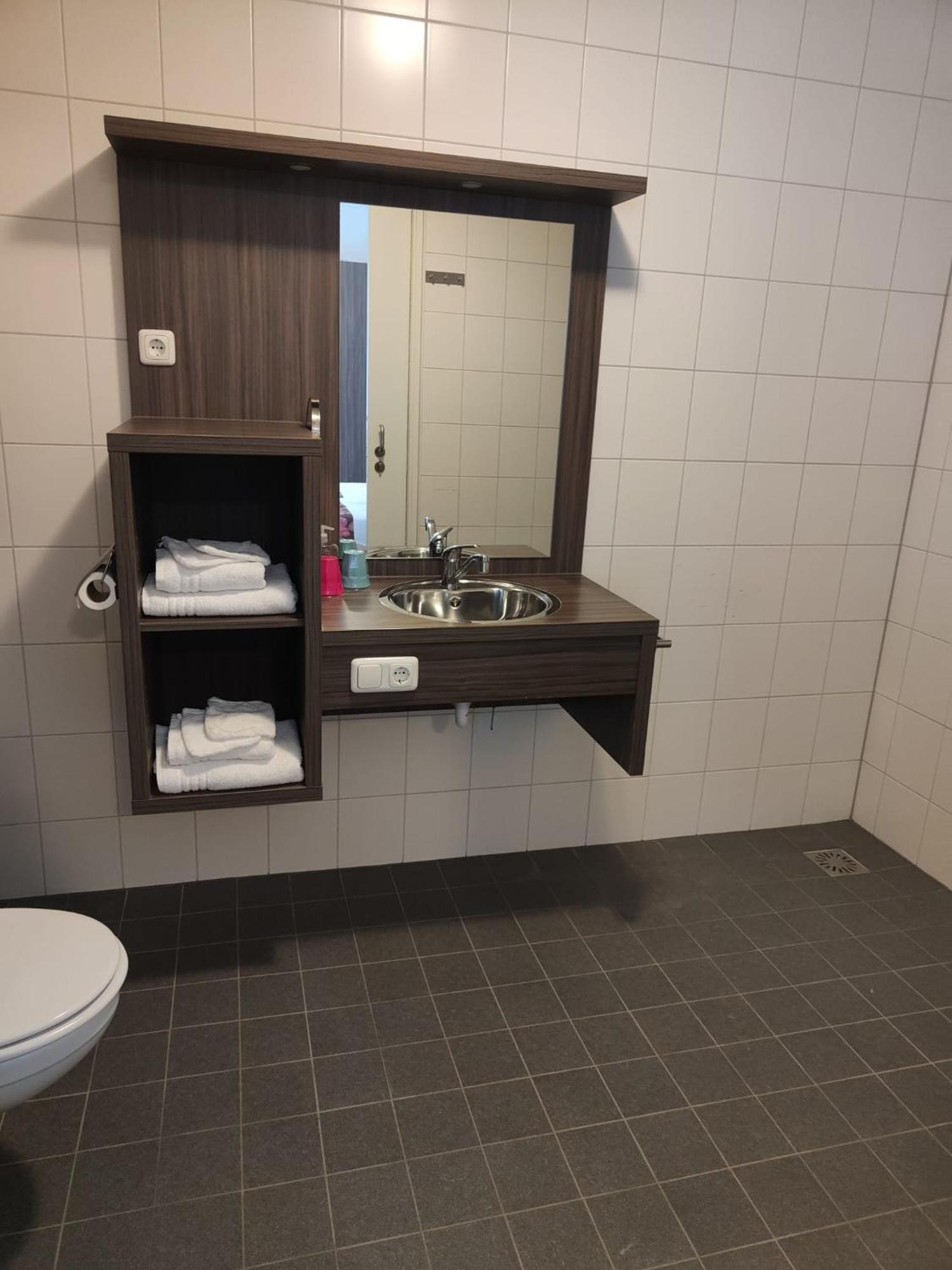 B&B Hotel De Vrije Vogel Elsloo  Ngoại thất bức ảnh