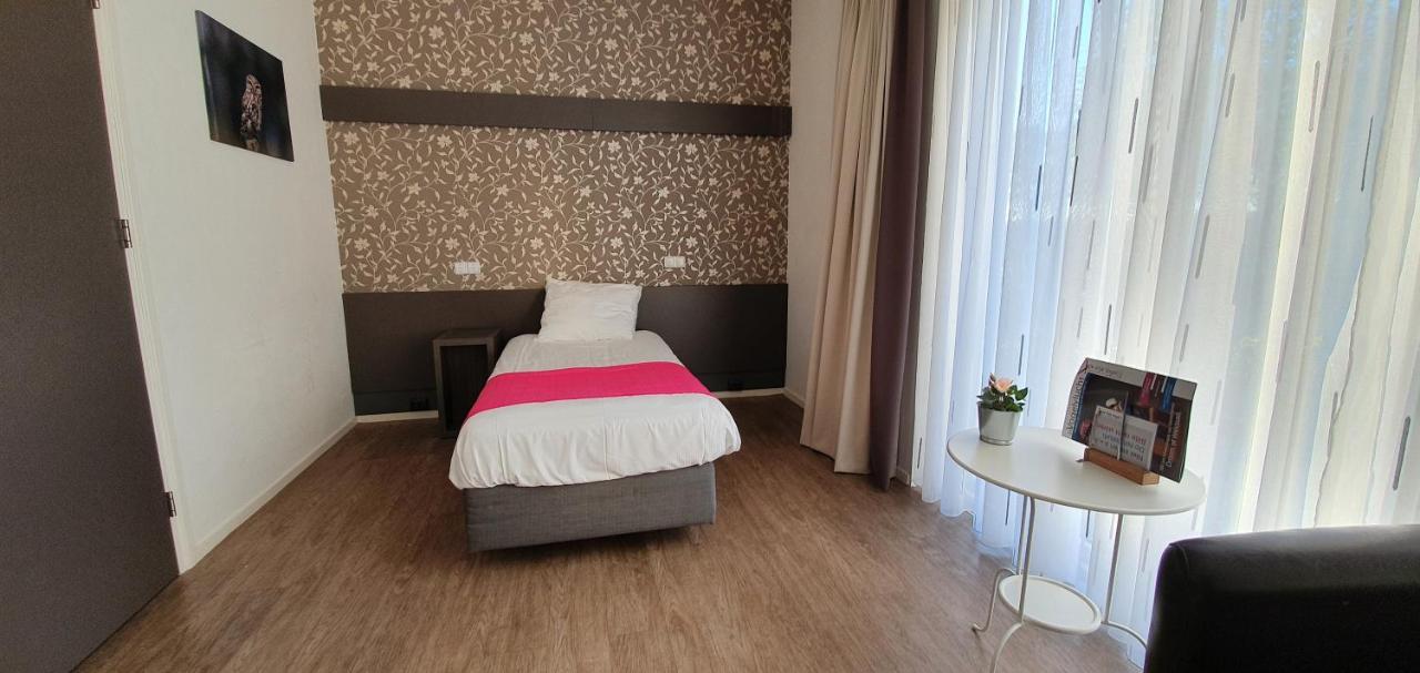 B&B Hotel De Vrije Vogel Elsloo  Ngoại thất bức ảnh